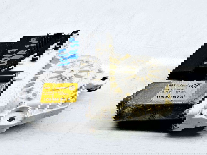 Motoras geam dreapta spate Volkswagen Golf 4 Variant (1J5) [Fabr 1999-2005] 1C0959812A