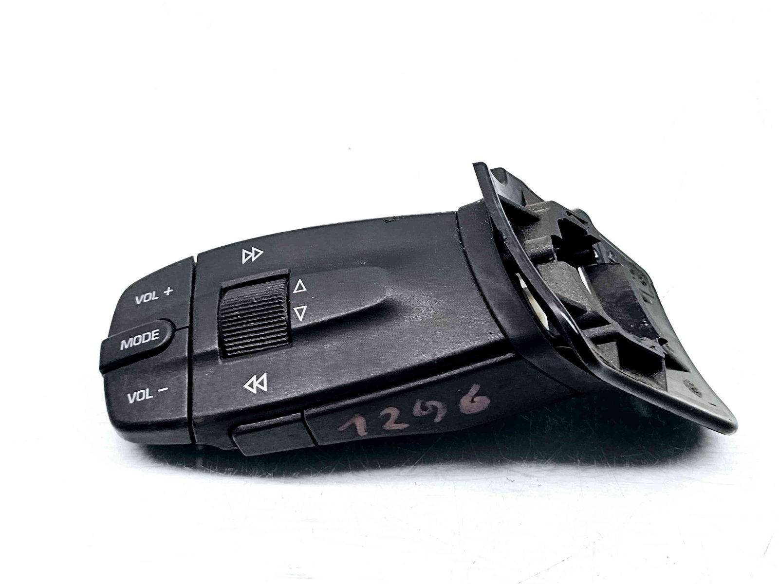 Comenzi volan Seat Ibiza 5 (6J5) [Fabr 2008-2017] 6J0959441 - imagine 1