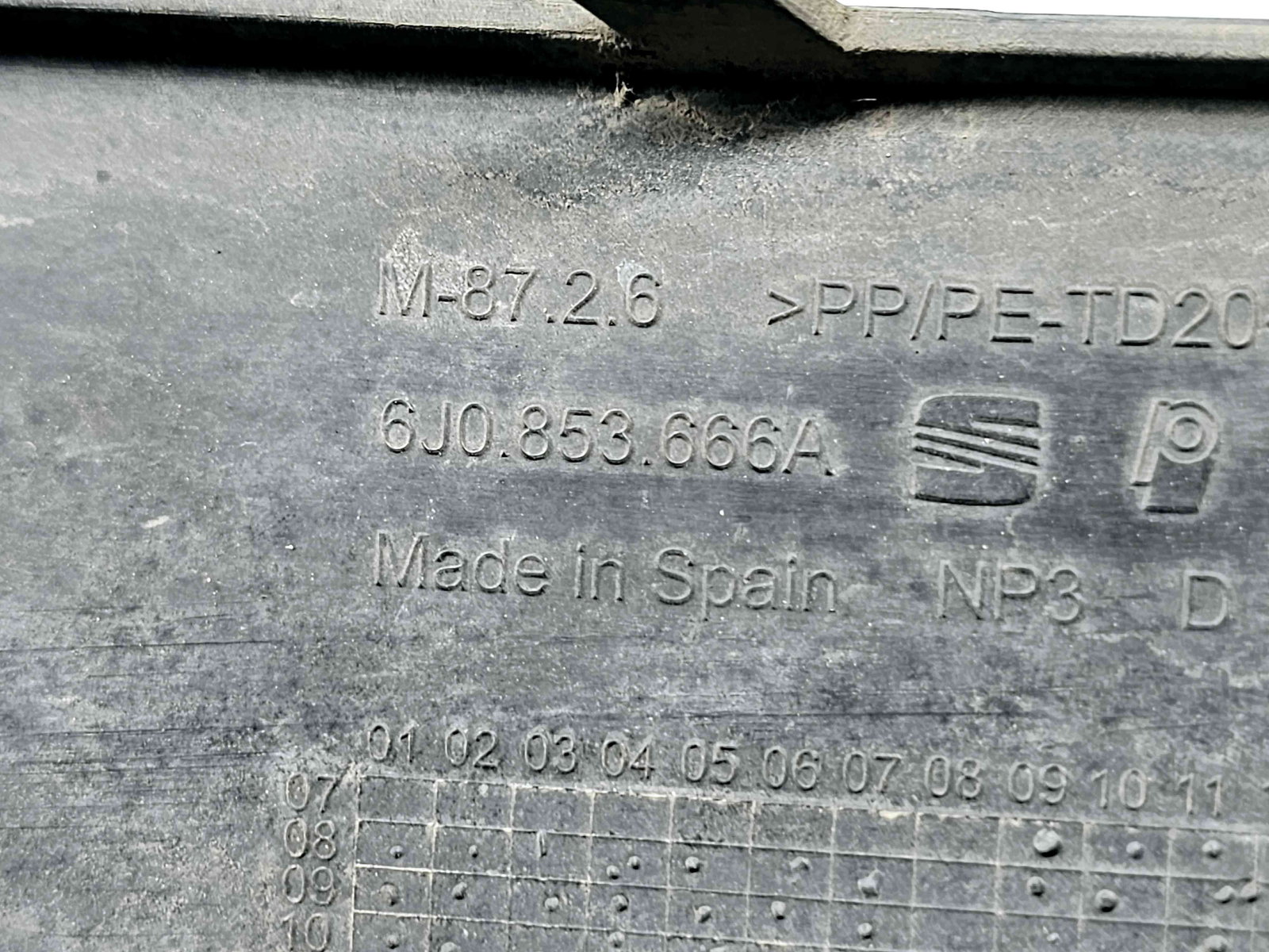 Grila proiector dreapta Seat Ibiza 5 (6J5) [Fabr 2008-2017] 6J0853666A - imagine 3