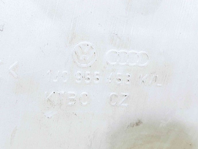     Vas lichid parbriz Volkswagen Golf 4 (1J1) [Fabr 1997-2004] 1J0955453K/L