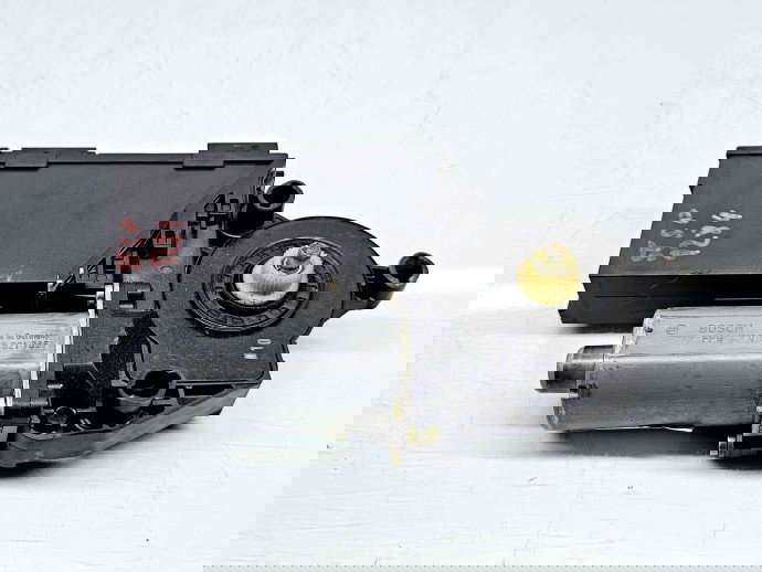 Motoras geam stanga spate Volkswagen Touareg (7LA, 7L6) [Fabr 2003-2010] 7L0959703 | 7L0959795