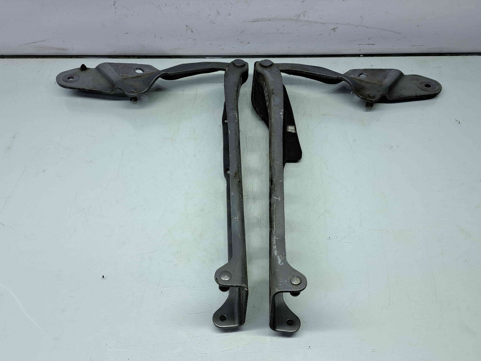 Set balamale capota Audi A8 (4H) [Fabr 2010-2017] 4H0823301D - imagine 2