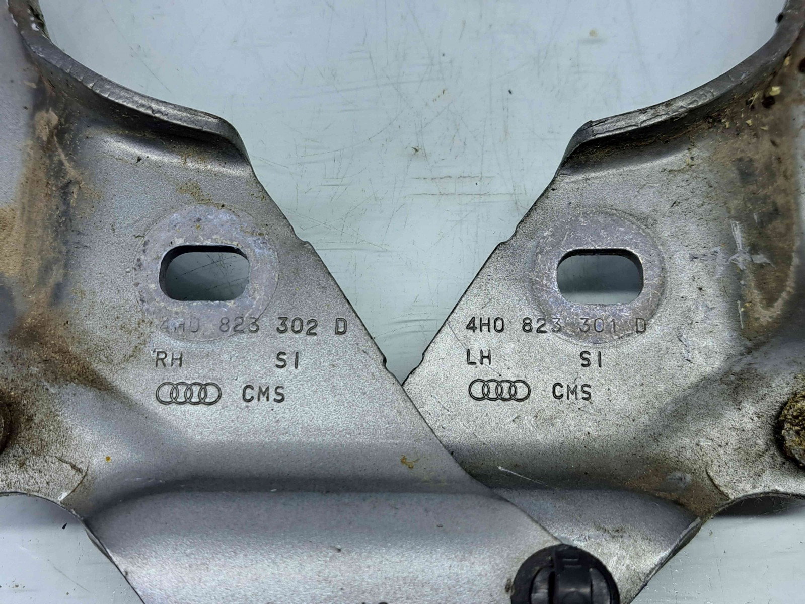 Set balamale capota Audi A8 (4H) [Fabr 2010-2017] 4H0823301D - imagine 3