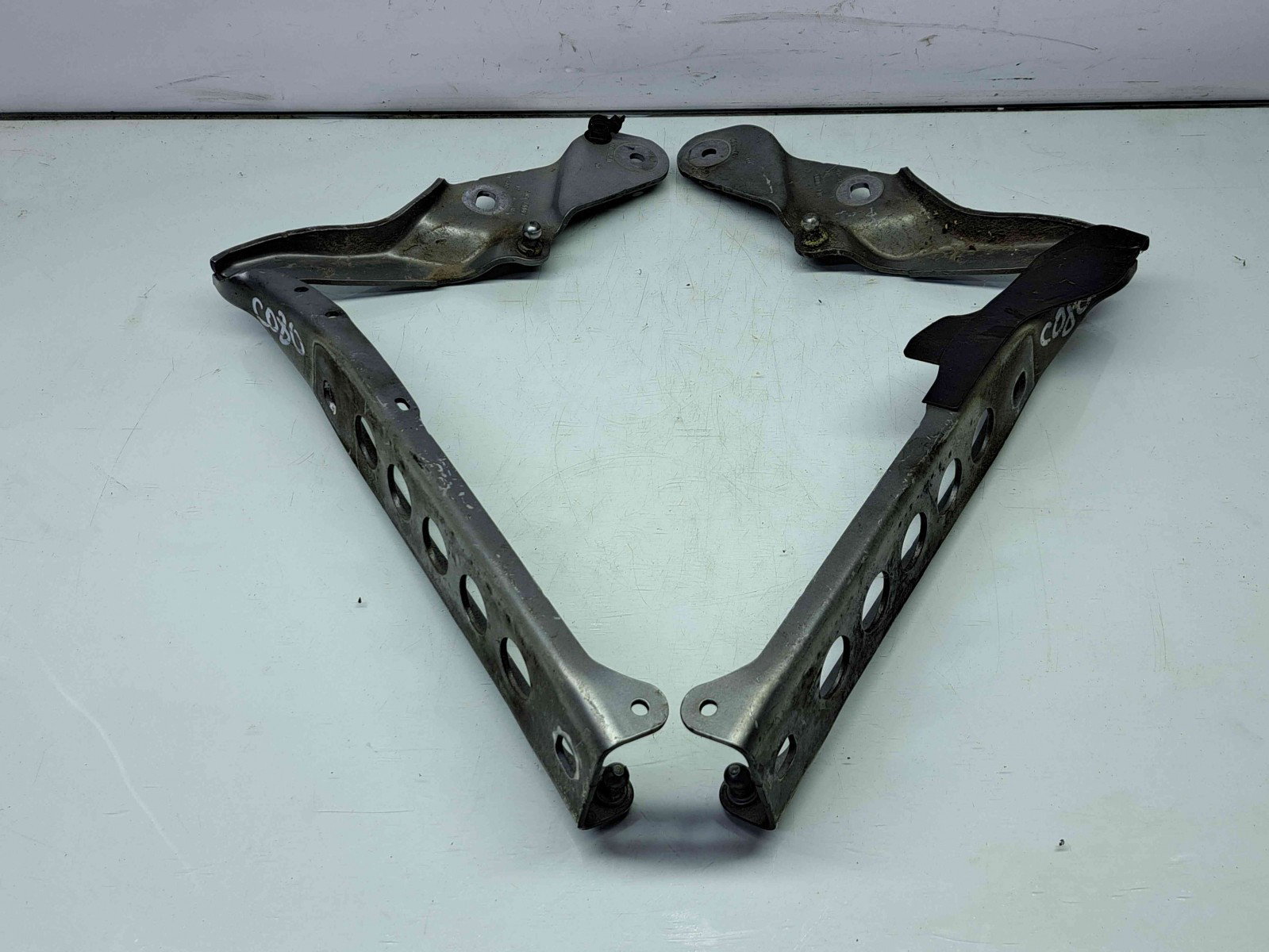 Set balamale capota Audi A8 (4H) [Fabr 2010-2017] 4H0823301D - imagine 4