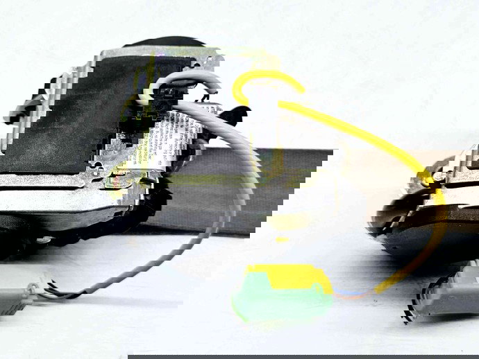  Centura dreapta fata Volkswagen Touareg (7LA, 7L6) [Fabr 2003-2010] 7L0857706D