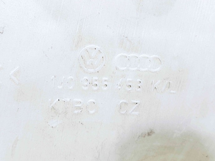     Vas lichid parbriz AUDI A3 (8L1) [Fabr 1996-2003] 1J0955453K/L