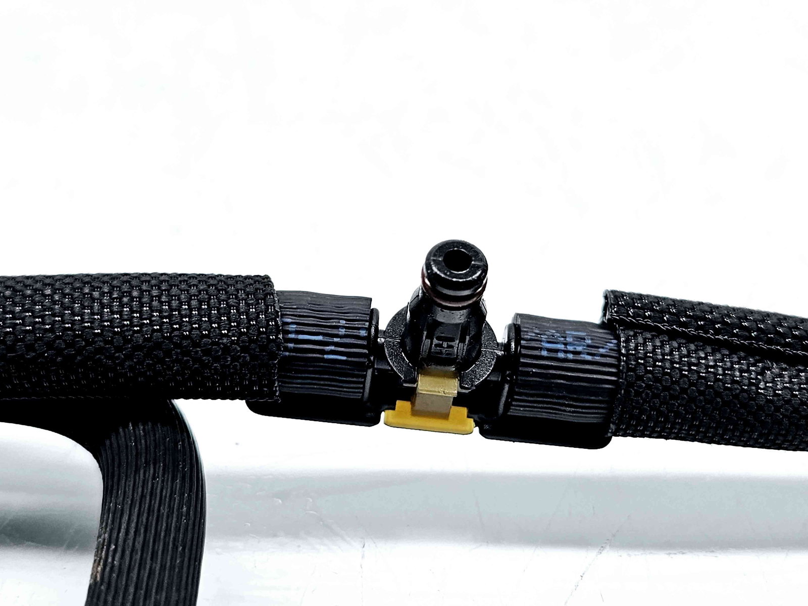 Conducta retur injectoare Audi A5 Sportback (8TA) [Fabr 2009-2015] OEM 2.0 TDI CGLC 130KW / 177CP - imagine 4