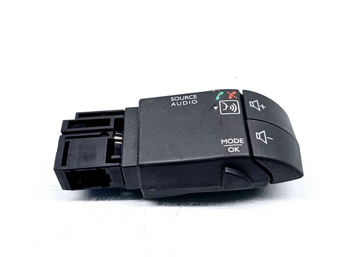  Comenzi volan Dacia Duster (PH2, H79) [Fabr 2013-2017] 8200950420