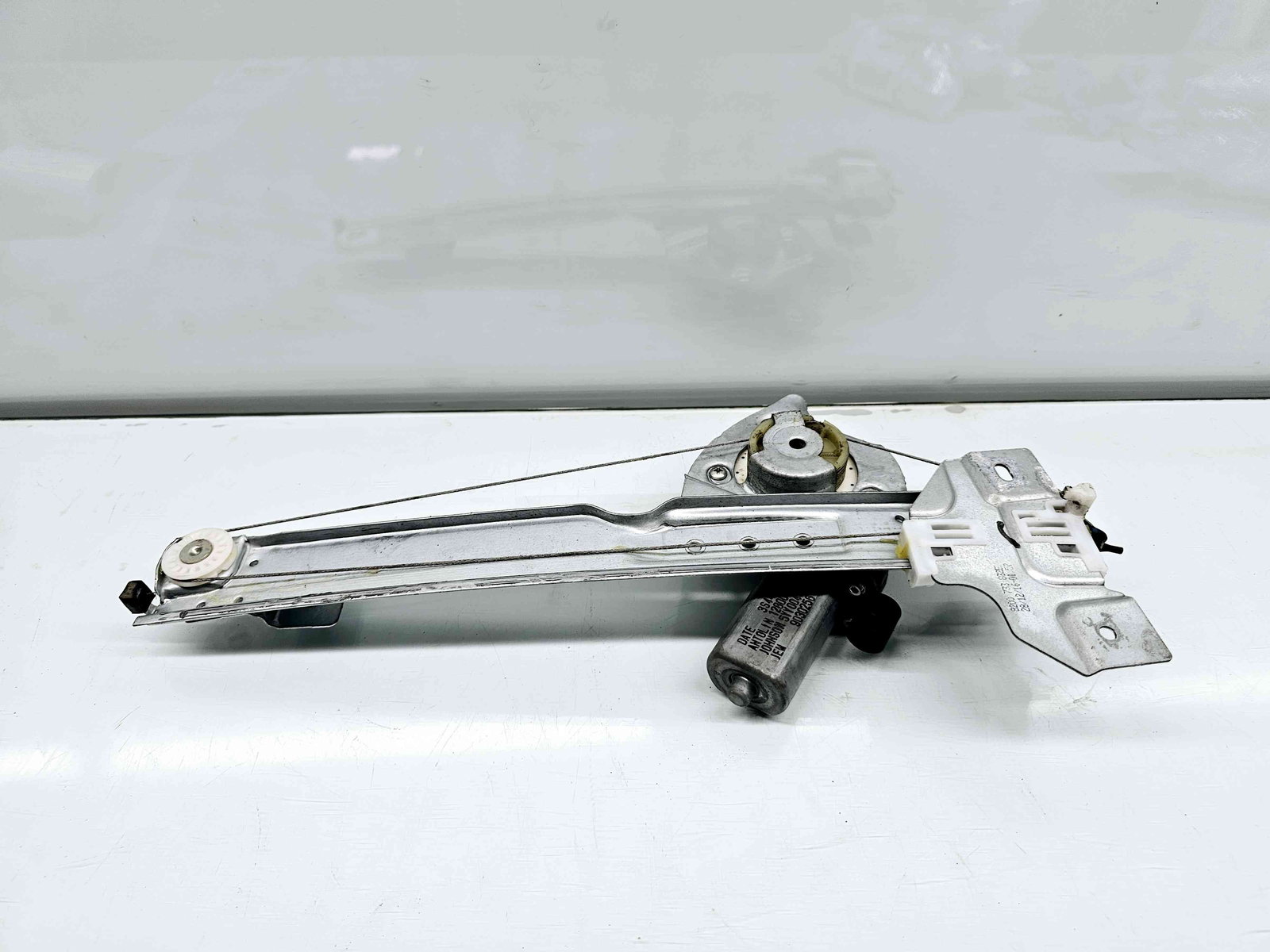 Macara electrica geam dreapta spate Dacia Duster (PH2, H79) [Fabr 2013-2017] 8200733832E - imagine 3