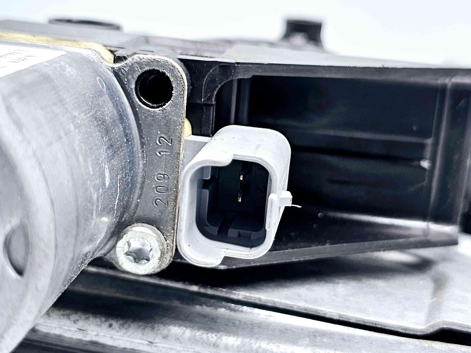 Macara electrica geam stanga fata Peugeot 208 [Fabr 2012-2024] 9673154480 - imagine 2