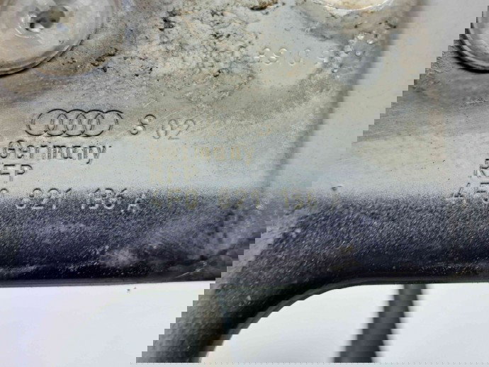 Suport aripa dreapta fata Audi A6 (4F2, C6) [Fabr 2004-2010] 4F0821136A