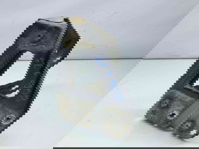 Suport aripa stanga fata Audi A6 (4F2, C6) [Fabr 2004-2010] 4F0821135