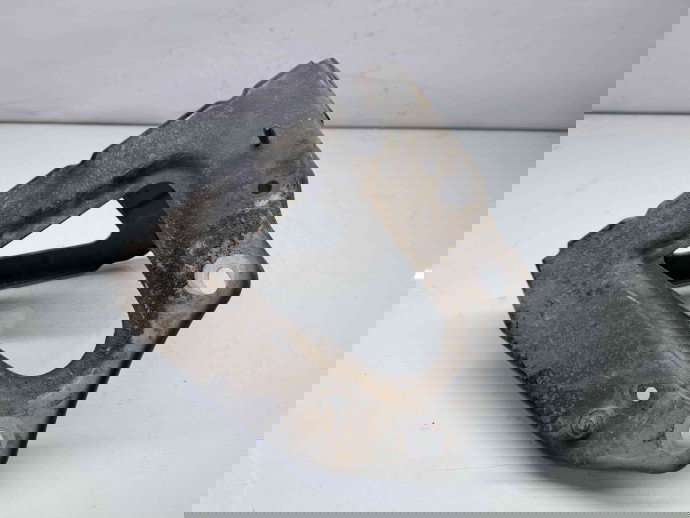 Suport aripa stanga fata Audi A6 (4F2, C6) [Fabr 2004-2010] 4F0821135