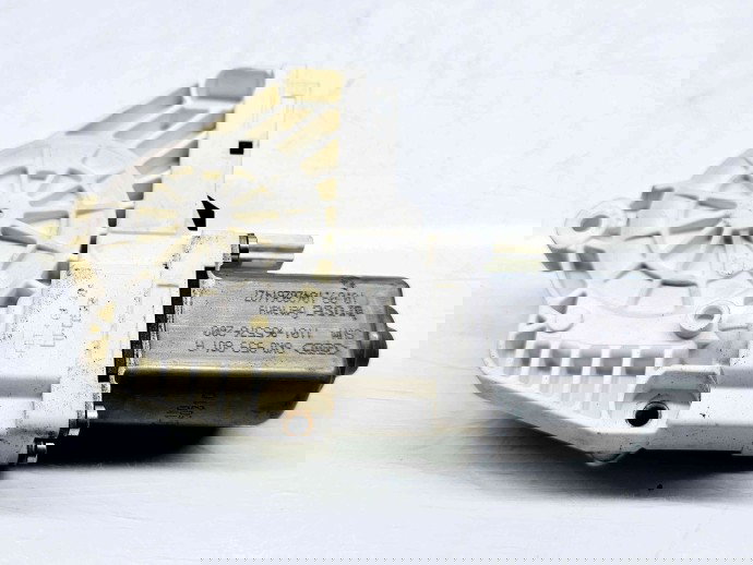 Motoras geam stanga fata Audi A6 (4F2, C6) facelift [Fabr 2004-2010] 8K0959801A