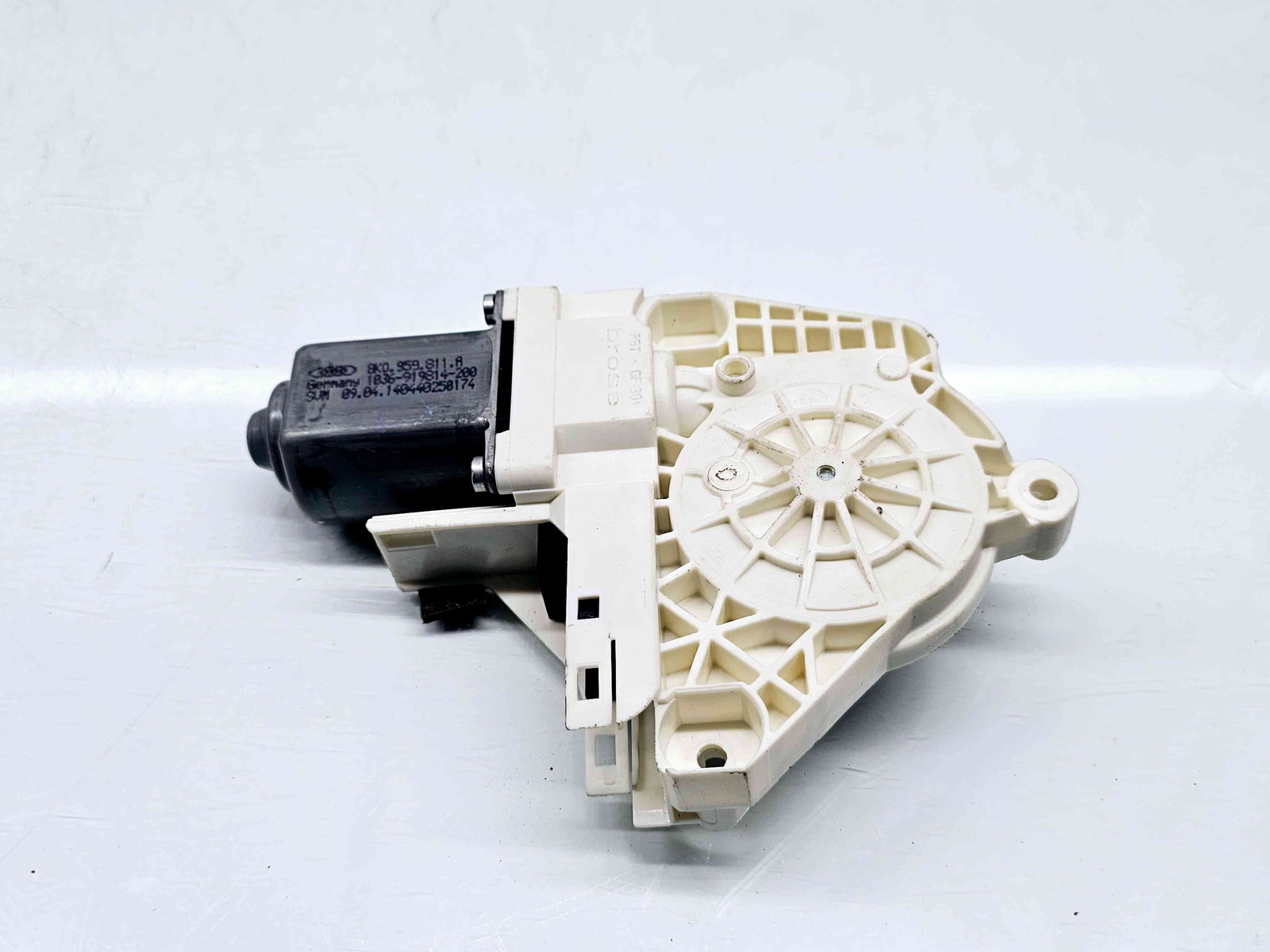 Motoras geam stanga fata Skoda Yeti (5L) [Fabr 2009-2020] 8K0959811A - imagine 3