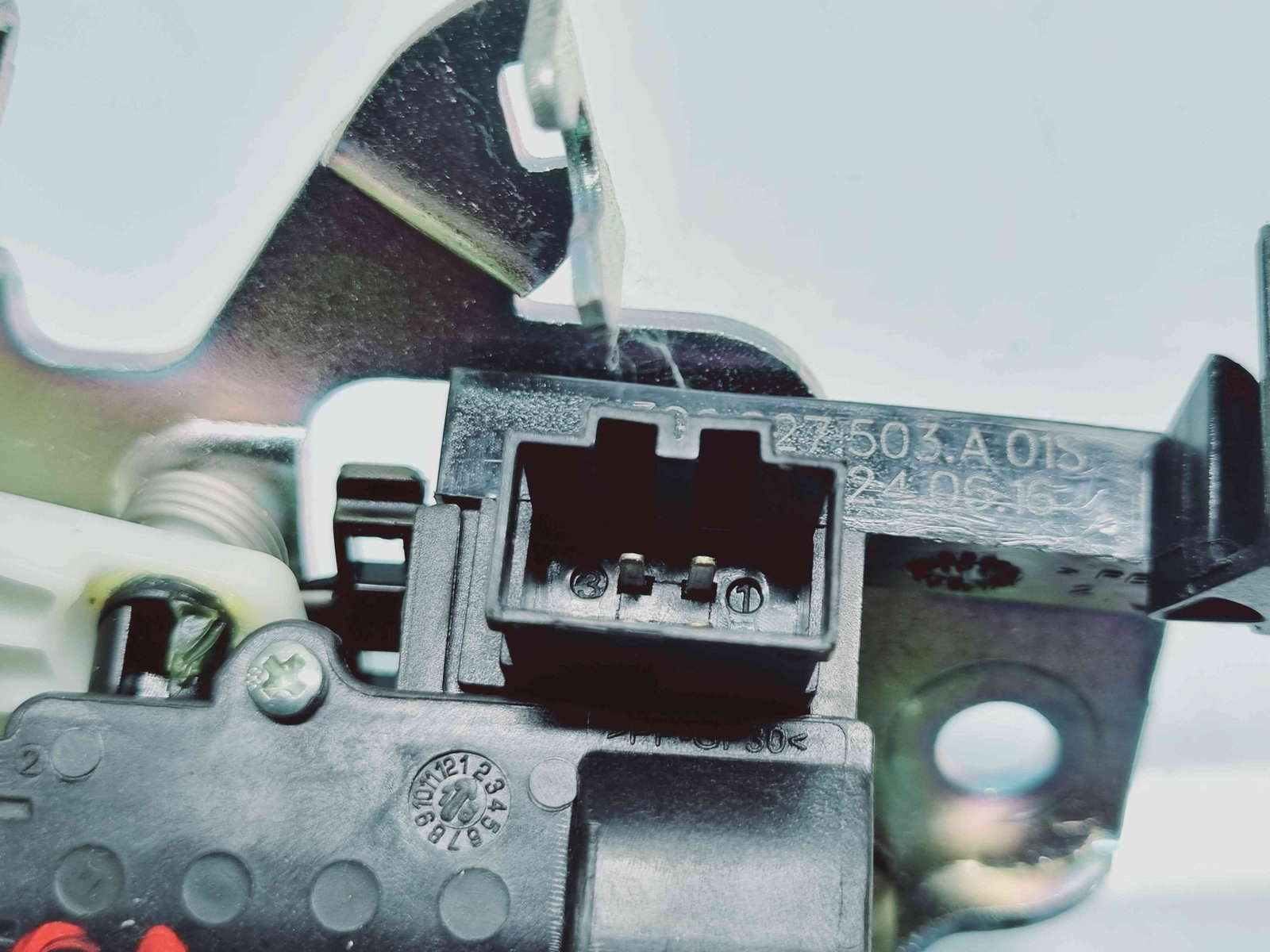 Broasca capota spate Audi A4 (8W2, B9) [Fabr 2015-2023] 3G0827503A - imagine 3