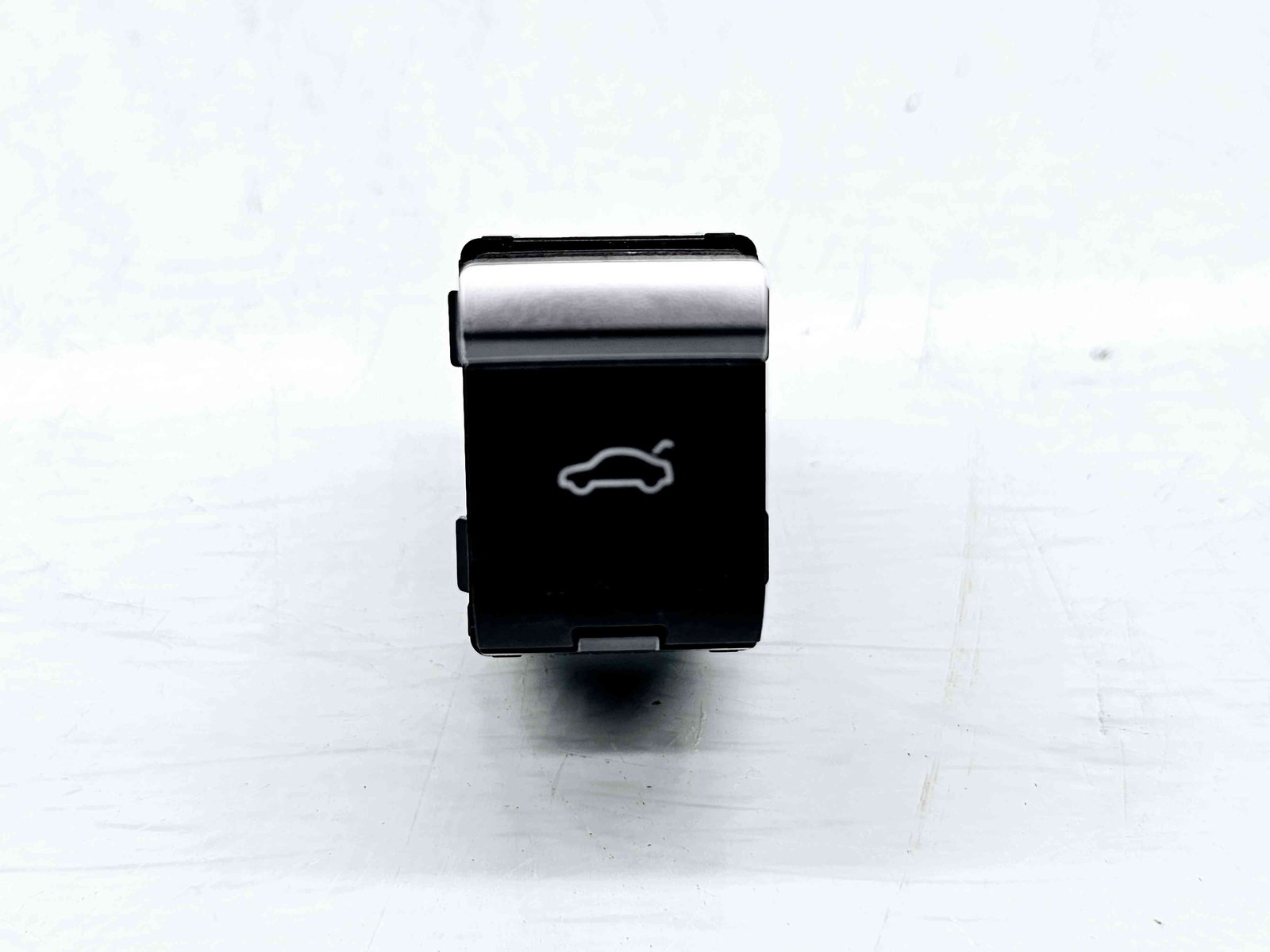 Buton deschidere portbagaj Audi A4 (8W2, B9) [Fabr 2015-2023] 4M0959831A - imagine 1