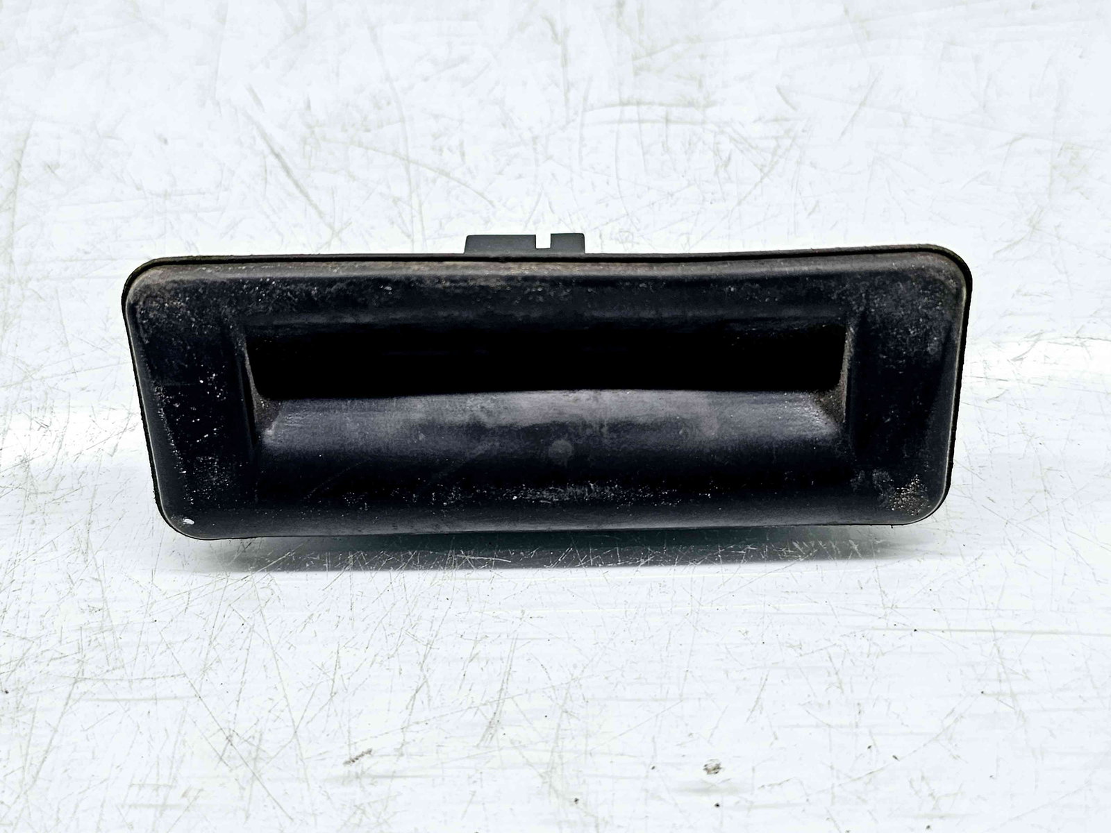 Buton deschidere portbagaj Audi A1 (8X1) [Fabr 2010-2018] OEM - imagine 1