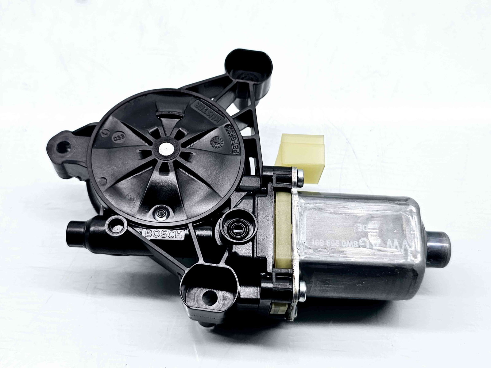 Motoras geam stanga fata Audi A4 (8W2, B9) [Fabr 2015-2023] 8W0959801 - imagine 1