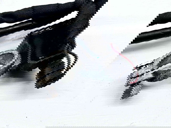   Borna baterie (-) Volkswagen Tiguan (5N) [Fabr 2007-2016] 1K0915181H  