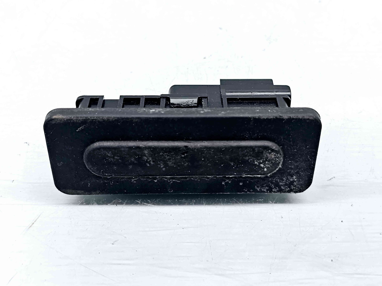 Buton deschidere portbagaj Peugeot 208 [Fabr 2012-2024] 9676028380 - imagine 1