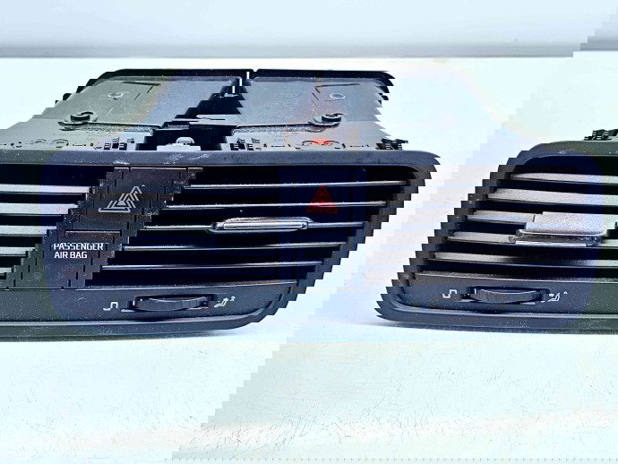  Grila aerisire centrala Skoda Yeti (5L) [Fabr 2009-2020] 5L0820951