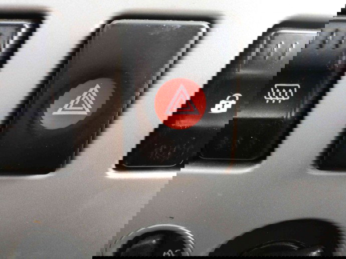 Buton avarii Dacia Logan 1.5 DCI OEM 2004-2012