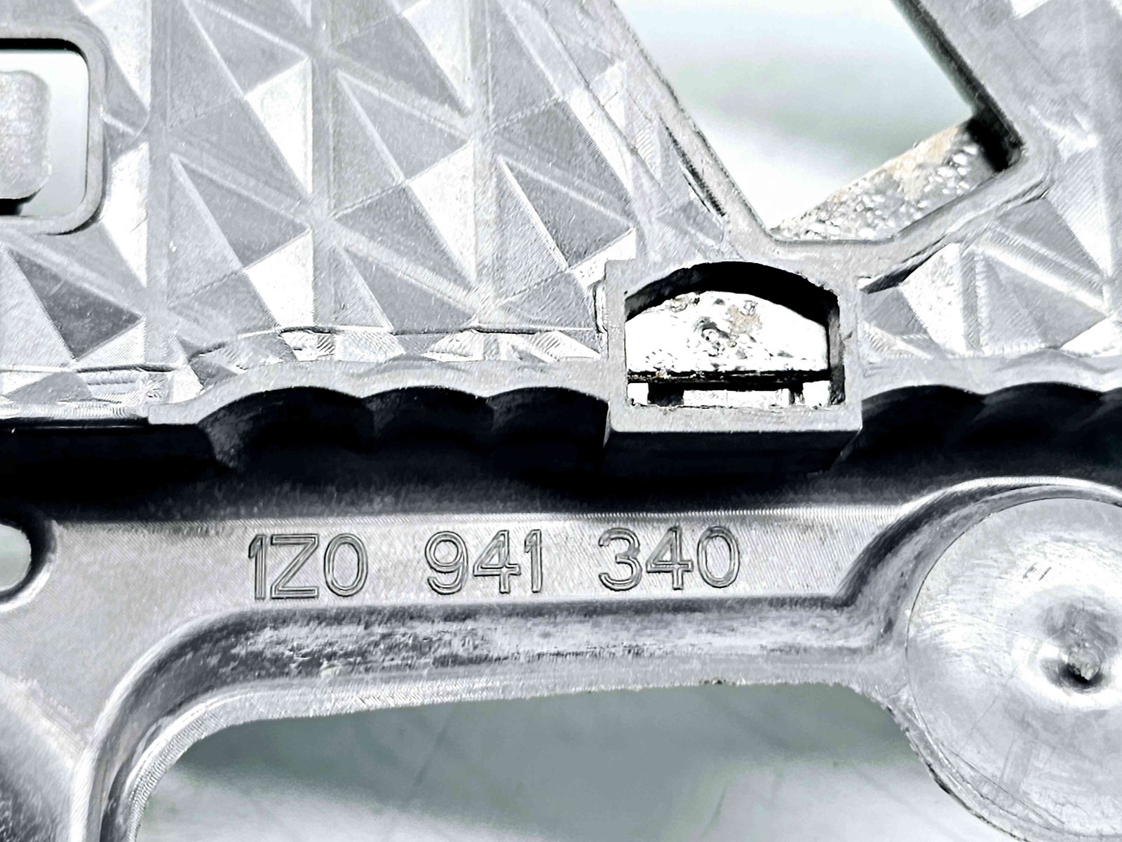 Suport far dreapta Skoda Octavia 2 (1Z3) [Fabr 2004-2013] 1Z0941340 - imagine 3