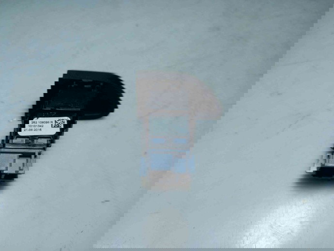 Buton blocare usi Dacia Duster  SD 1.6 SCe OEM 2010-2017