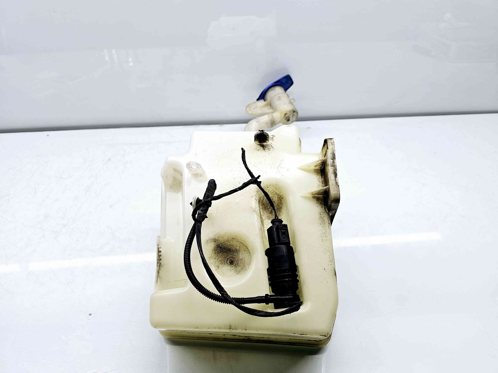 Vas lichid parbriz Volkswagen Golf 5 (1K1) [Fabr 2004-2008] 1K0955453R - imagine 2