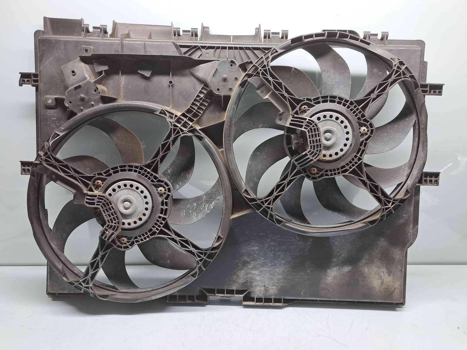 Electroventilator Citroen Jumper Autoutilitara [Fabr 2002-2014] 1364224080 3.0 HDI F1CE 116KW / 157CP - imagine 1