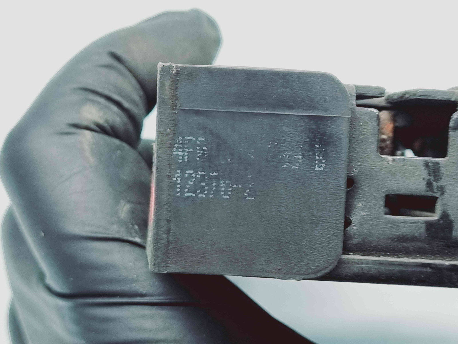 Broasca capota Audi A6 (4F2, C6) facelift [Fabr 2004-2010] 4F0823509B - imagine 3