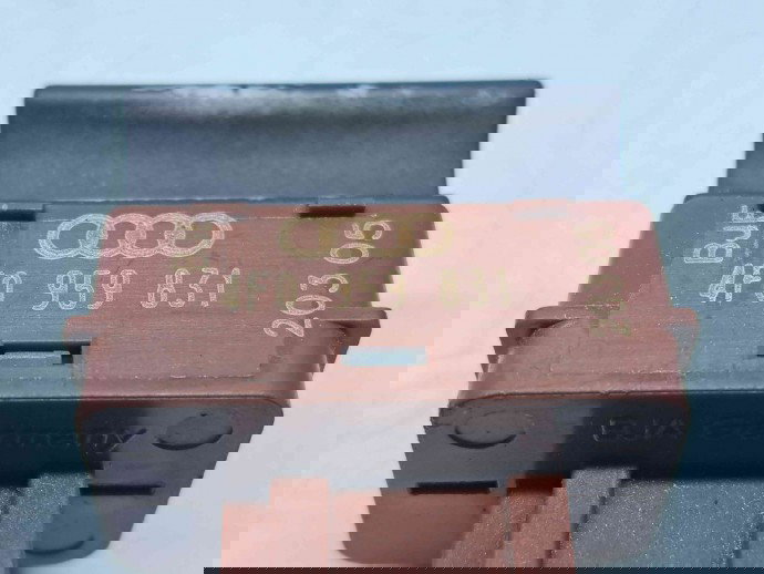  Buton deschidere portbagaj Audi A6 (4F2, C6) [Fabr 2004-2010] 4F0959831