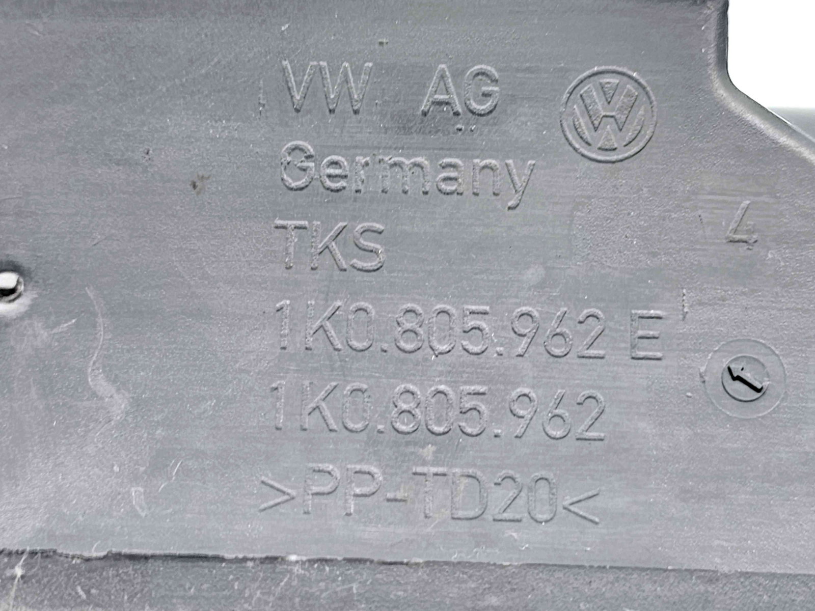 Difuzor captare aer Volkswagen Passat CC (358) Facelift [Fabr 2012-2016] 1K0805962E - imagine 3