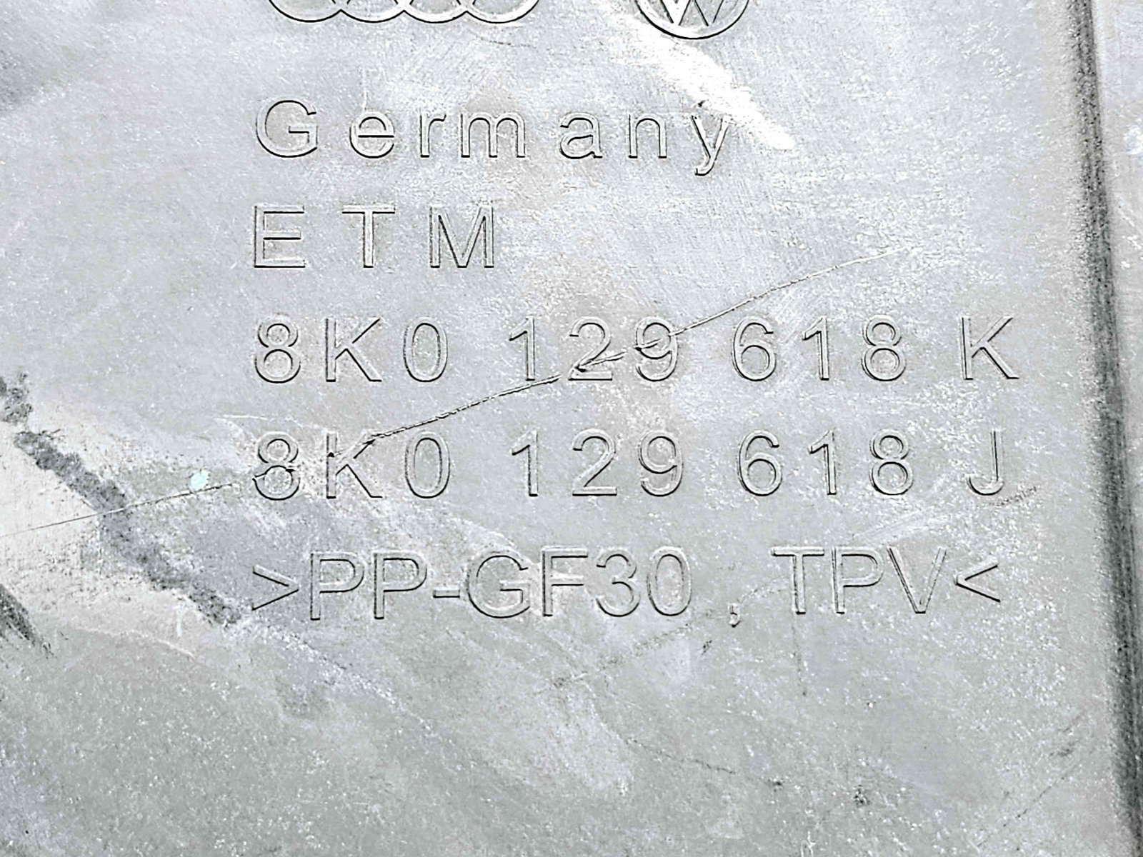 Difuzor captare aer Audi A5 Sportback (8TA) [Fabr 2009-2015] 8K0129618K - imagine 3