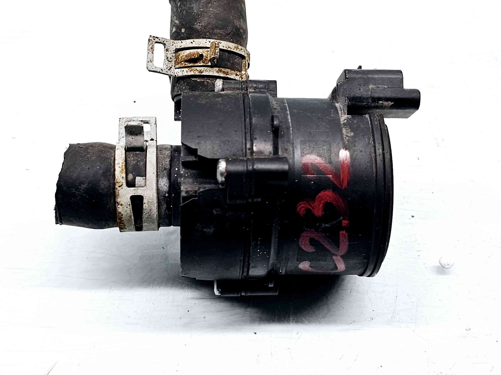 Pompa recirculare apa Renault Captur (J87) [Fabr 2013-2017] 144B06803R 1.3 Benz H5H470 96KW / 130CP - imagine 1