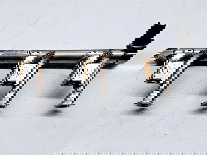 Rampa injectoare  Ford Focus 3 Facelift [Fabr 2014-2019] DM5G-9H487-AA 1.0 B MDA ECO 88KW / 120CP  