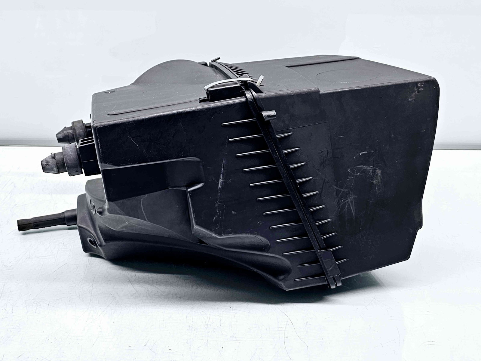 Carcasa filtru aer Audi A6 (4F2, C6) facelift [Fabr 2004-2010] 4F0133835AH 2.0 TDI CAHA 125KW / 170CP - imagine 1