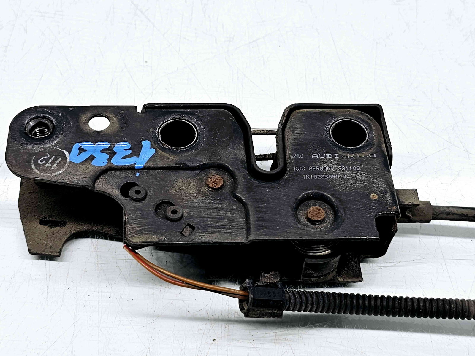 Broasca capota Volkswagen Golf 5 (1K1) [Fabr 2004-2008] 1K1823509D - imagine 2