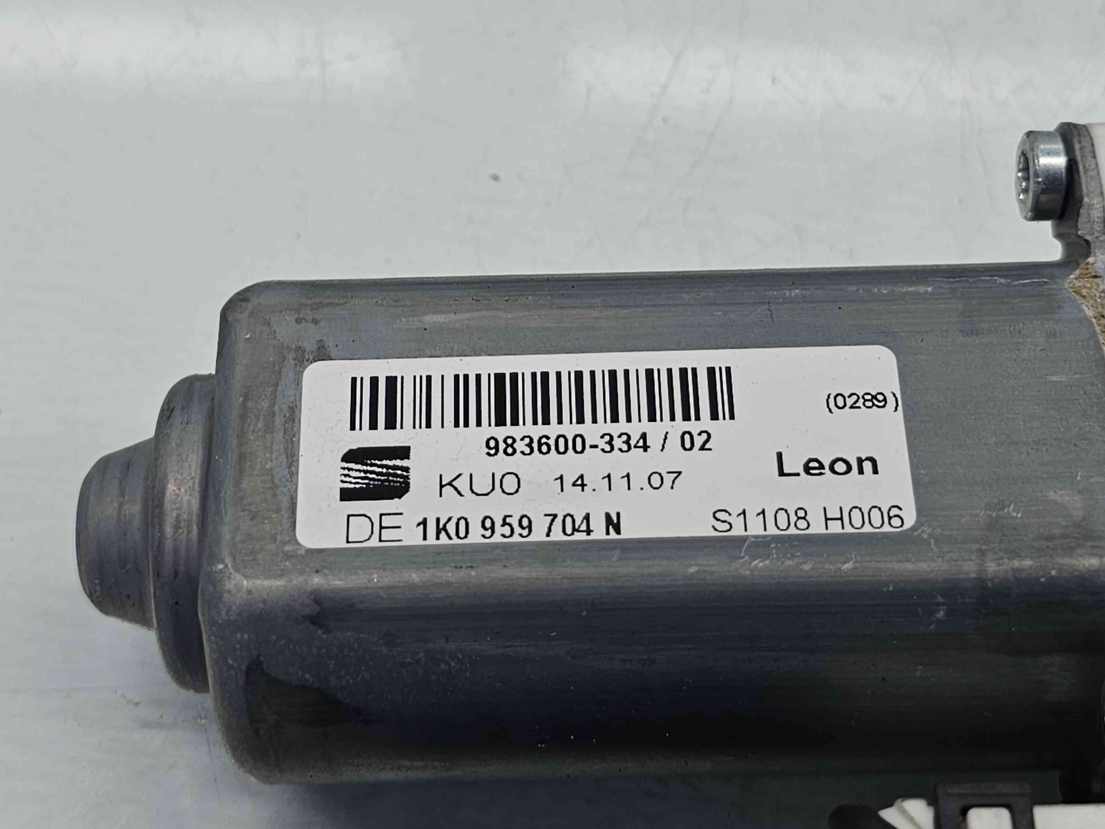 Motoras geam dreapta spate Seat Leon (1P1) [Fabr 2005-2011] 1K0959704N - imagine 2