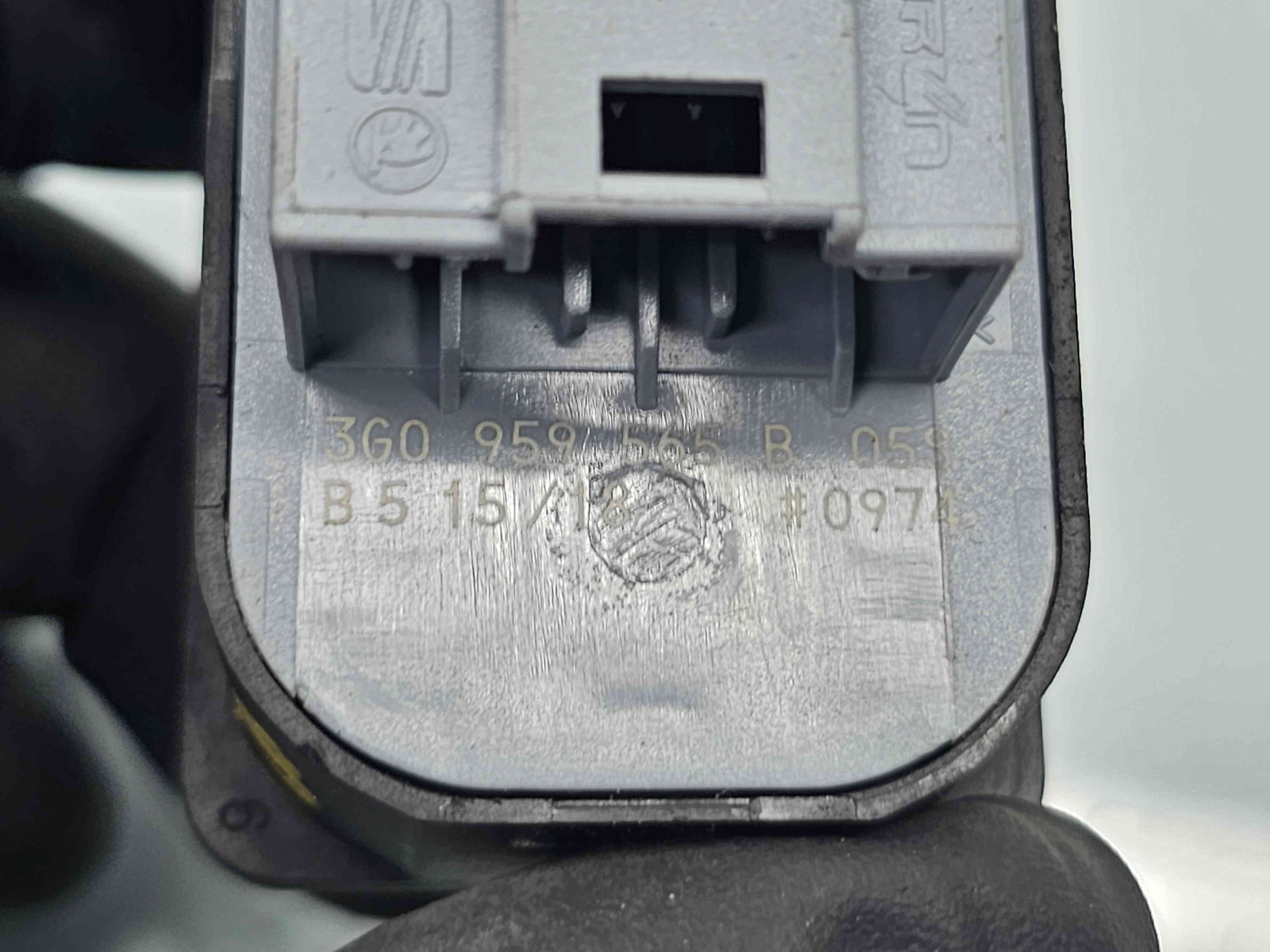 Buton reglaj oglinzi Volkswagen Passat B8 (3G2) [Fabr 2015-prezent] 3G0959565B - imagine 4