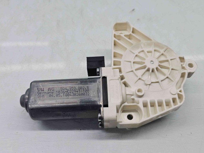 Motoras geam dreapta fata Volkswagen Passat B8 (3G2) [Fabr 2015-prezent] 5Q4959802B