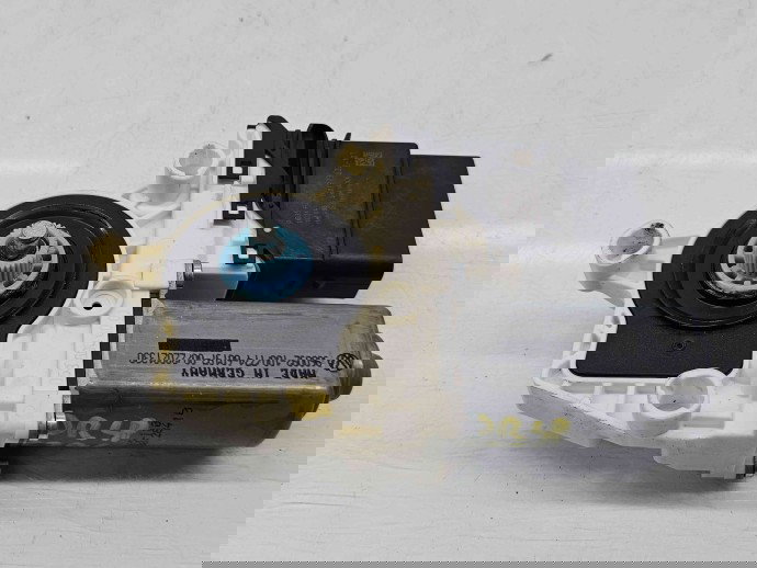 Motoras geam dreapta spate Volkswagen Jetta 4 (162,163) [Fabr 2010-2016] 1K0959704AG