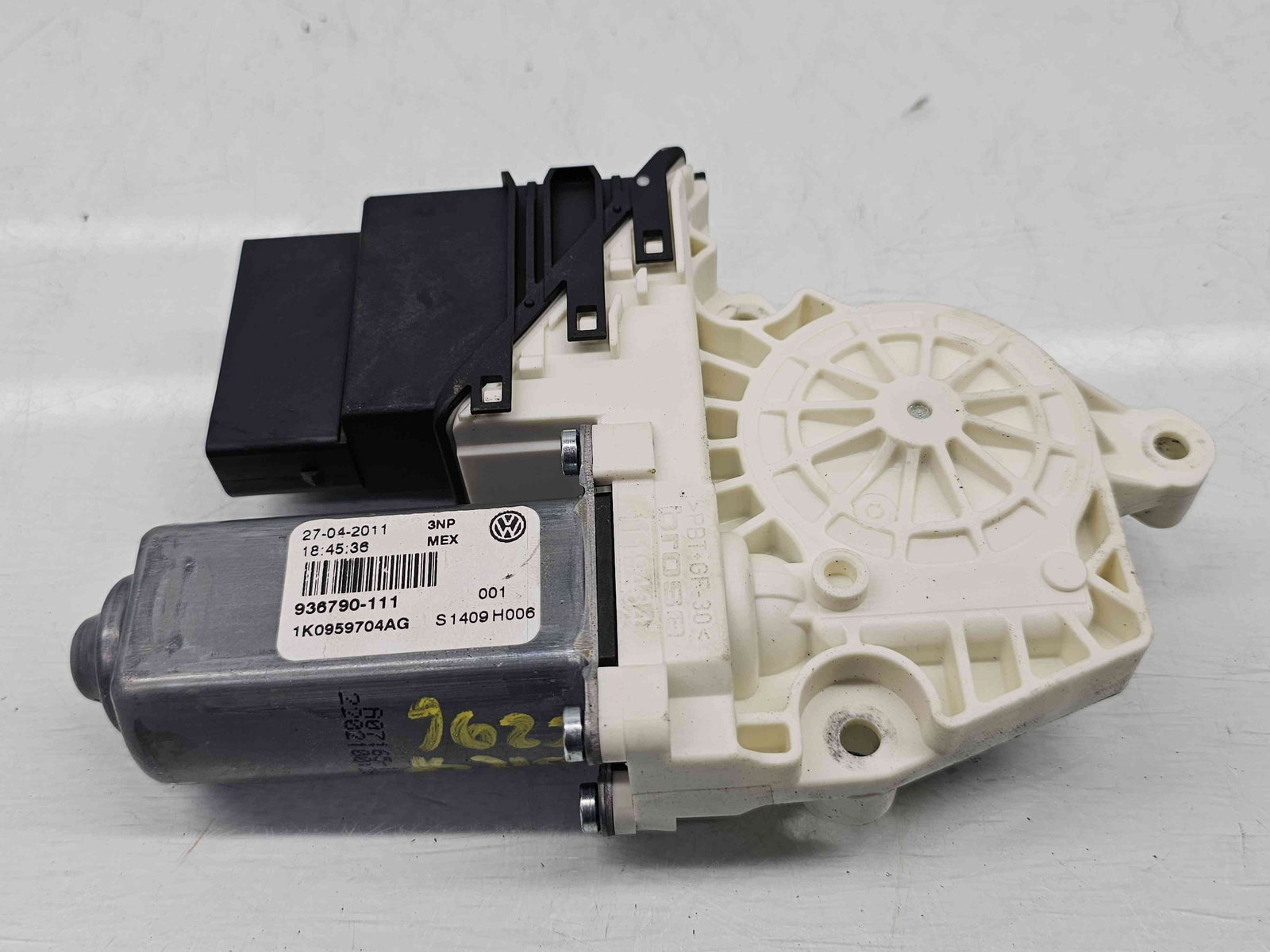 Motoras geam dreapta spate Volkswagen Jetta 4 (162,163) [Fabr 2010-2016] 1K0959704AG - imagine 3