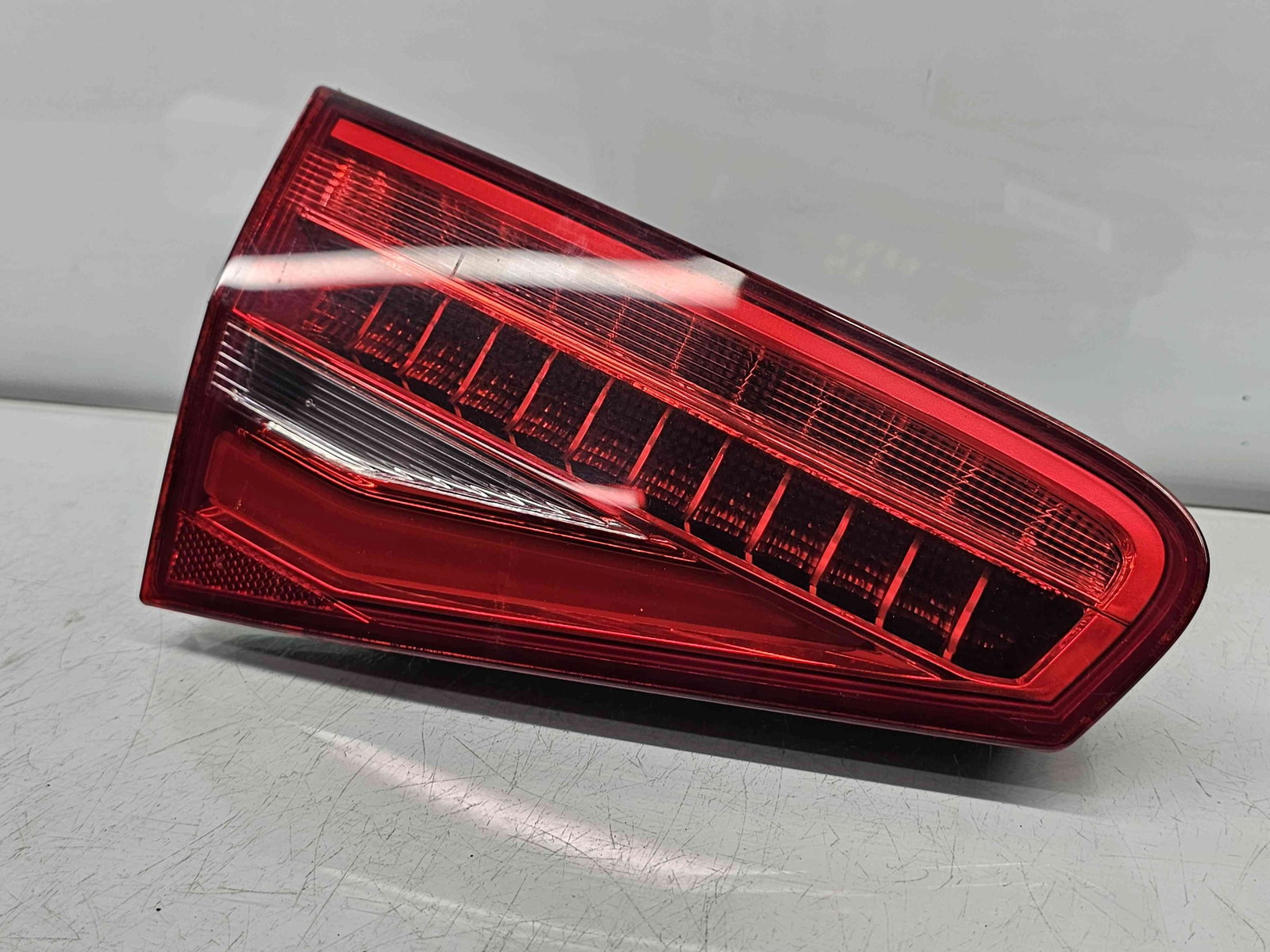 Stop haion stanga Audi A4 (8K2, B8.5) Facelift [Fabr 2008-2015] 8K5945093AC - imagine 2