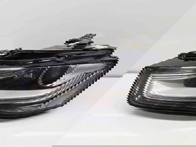  Far stanga Audi A4 (8K2, B8.5) Facelift [Fabr 2008-2015] 8K0941031D