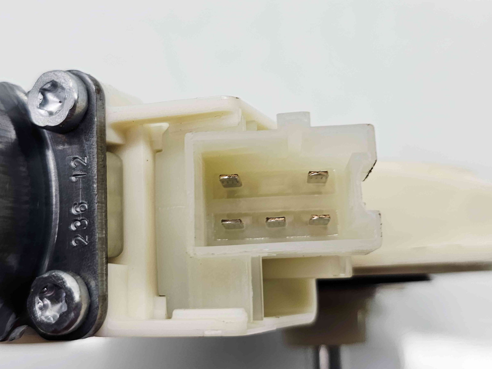 Motoras geam dreapta fata Mercedes Clasa C Coupe (C204) Facelift AMG [Fabr 2011-2015] A2048200142 - imagine 4