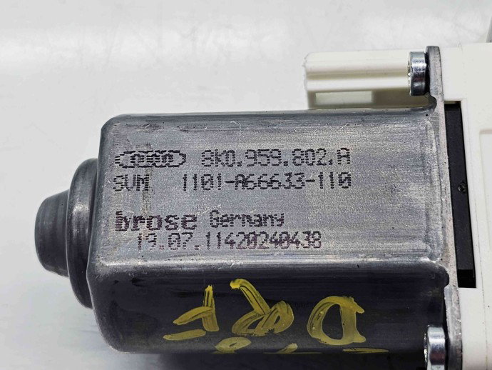 Motoras geam dreapta fata Audi A4 (8K5, B8) Avant [Fabr 2008-2015] 8K0959802A