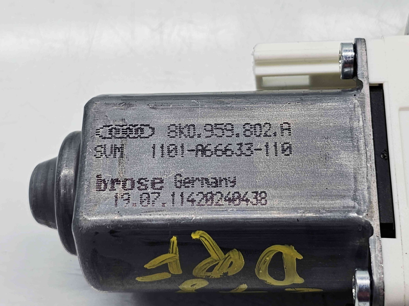 Motoras geam dreapta fata Audi A4 (8K5, B8) Avant [Fabr 2008-2015] 8K0959802A - imagine 4