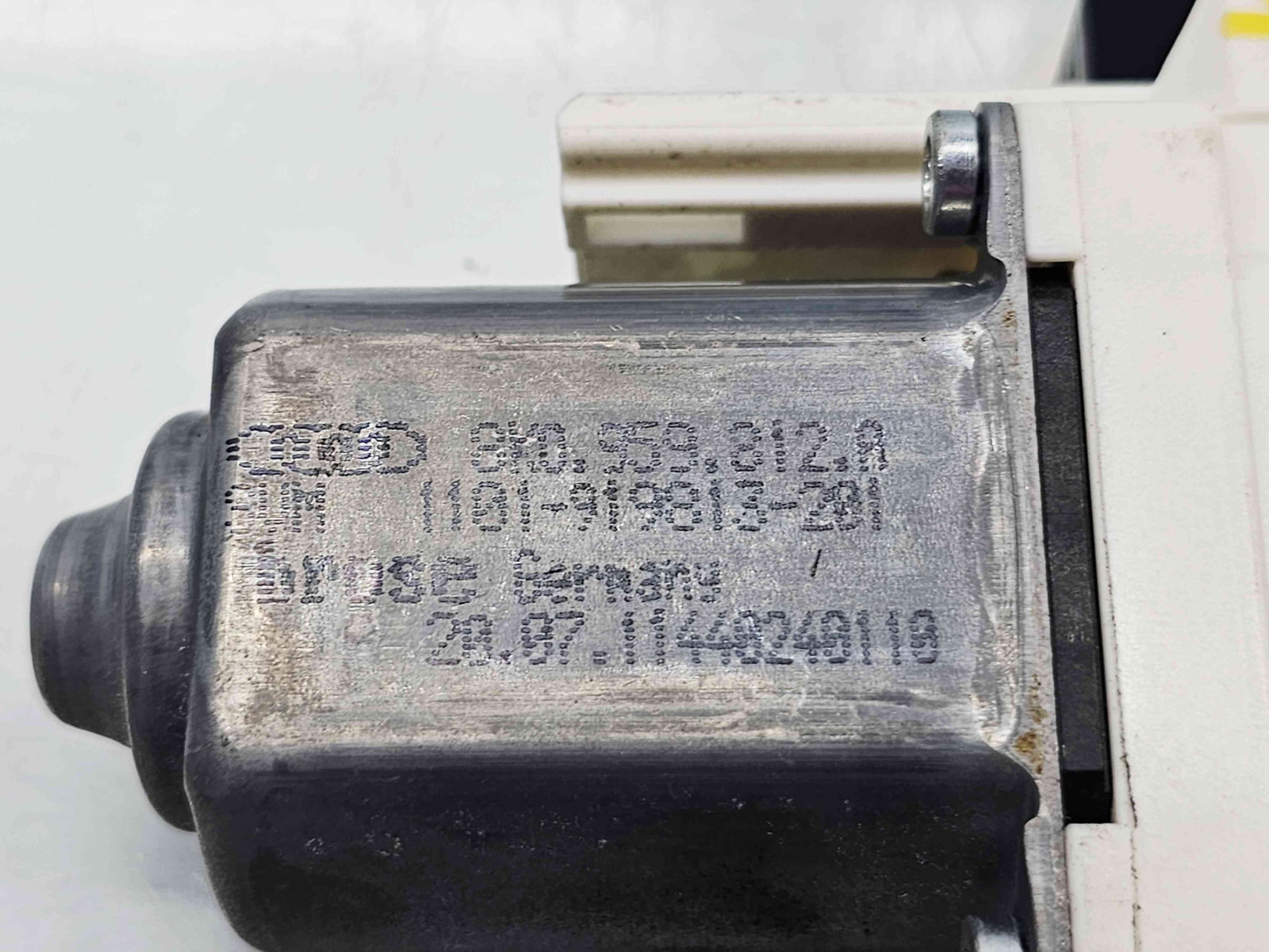 Motoras geam dreapta spate Audi A4 (8K5, B8) Avant [Fabr 2008-2015] 8K0959812A - imagine 4